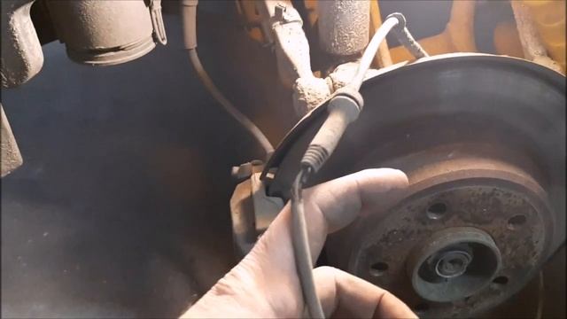 Ошибка ABS BMW E39 . Замена датчика ABS. УНИКАЛЬНЫЙ СПОСОБ!!! смотреть онлайн