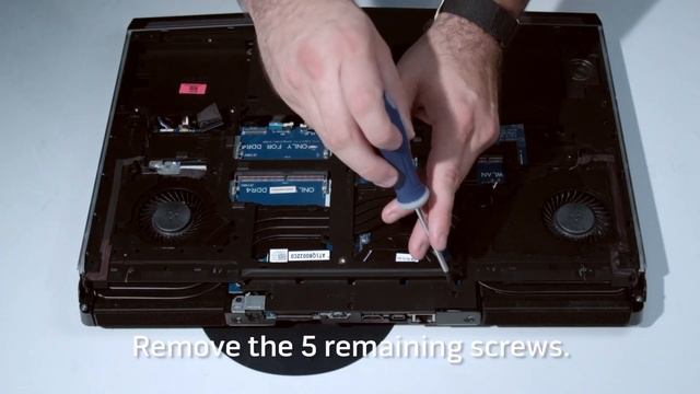 Alienware 17 R4 & Alienware 15 R3: Battery Disassembly смотреть онлайн