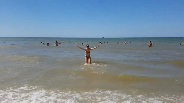 Пляж,море, песок и волны. смотреть онлайн