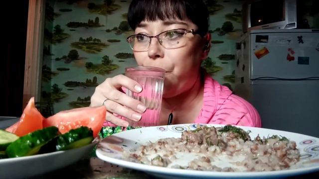 MUKBANG | гречка, гуляш с говядины и овощи?????? смотреть онлайн