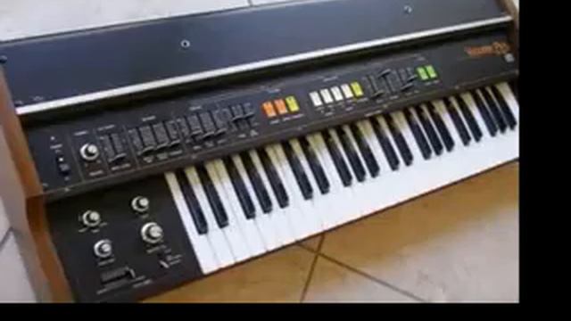 BearEssense: "The Big Hurt" / Roland VP-330 Vocoder Plus (Mk1 or 2?) смотреть онлайн