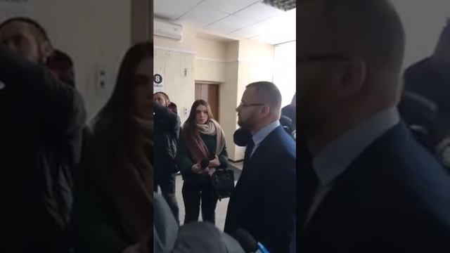 ЧТО ТВОРИТСЯ В ДАБИ - ЛЮДЕЙ НЕ ПУСКАЮТ смотреть онлайн