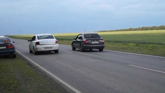 Hyundai Accent & Opel Astra  гонка