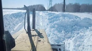 ДТ-75 много снега