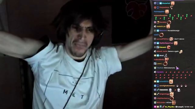 xQc Shows his Skeleton Muscles смотреть онлайн