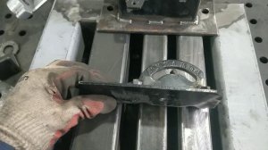 Станина для отрезной пилы.