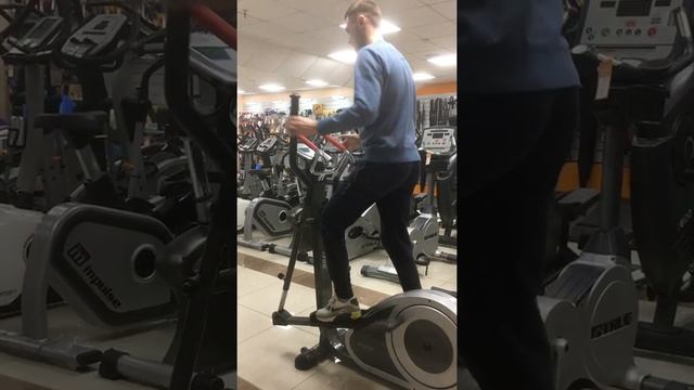 Эллиптический тренажер Body Style TE720 смотреть онлайн