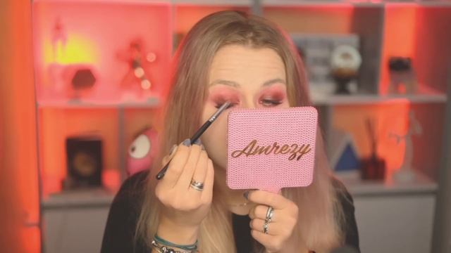 ПРИЗРАЧНЫЙ МЕЙКАП НА ХЕЛЛОУИН (HALLOWEEN GHOST MAKEUP, PHASMOPHOBIA) смотреть онлайн