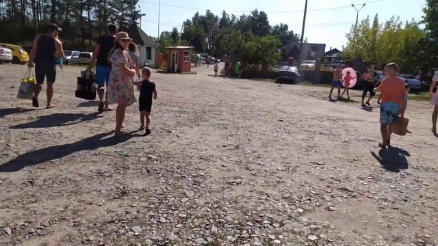 Голубое озеро / Семейный отдых смотреть онлайн