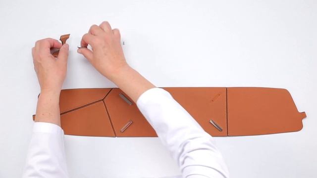 Making the LOEWE classic Puzzle bag смотреть онлайн