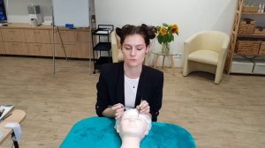 Постановка рук во время наращивания ресниц.