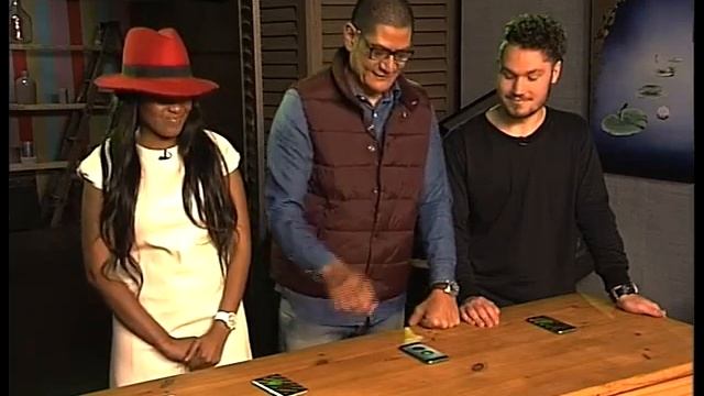 Expresso guests play "Will you push the button" смотреть онлайн