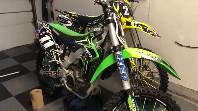 Changing the oil on Kawasaki KX 250 F 2015 смотреть онлайн
