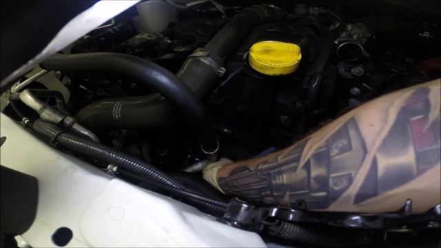 Nissan Qashqai J11 1.5 dci Engine Oil & Filter Replacement смотреть онлайн