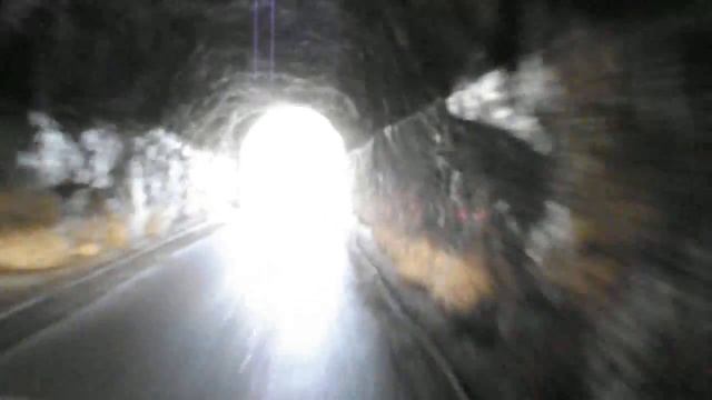 Тоннель на острове Хвар в Хорватии смотреть онлайн