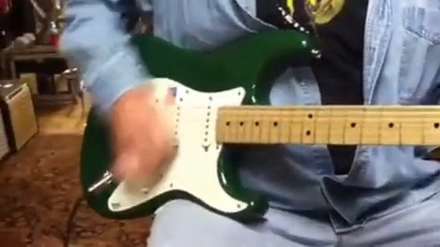 J Gravity Strings 2009 Candy Green Eric Clapton Signature Fender Strat смотреть онлайн