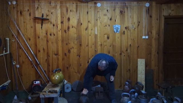 ВЗЯТИЕ В СТОЙКУ НАПОПА! ГИРЯ 55 КГ ПОДСТАВКА 25 CМ 55 KG KETTLEBELL BOTTOM UP CLEAN! 25 CM PEDESTA смотреть онлайн