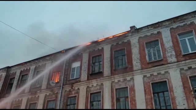 В Собинке тушили пожар на площади 1500 квадратных метров смотреть онлайн