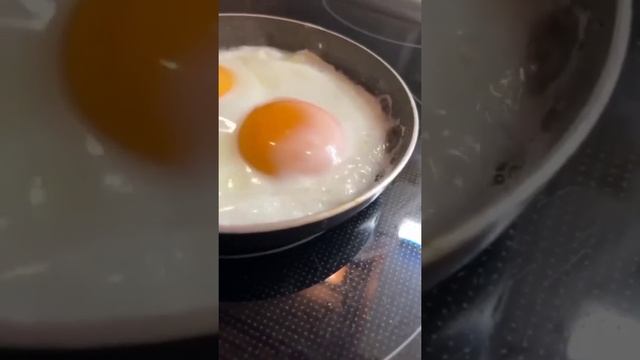 Как приготовить идеальную яичницу???#еда #рецепты #вкусный #завтрак смотреть онлайн