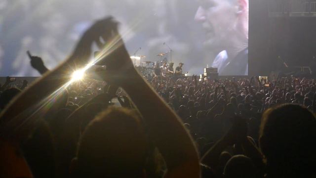 Zack de la Rocha gets Carried off Stage (Rage Against The Machine) смотреть онлайн