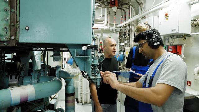 Машинное отделение лайнера Astoria GRande смотреть онлайн