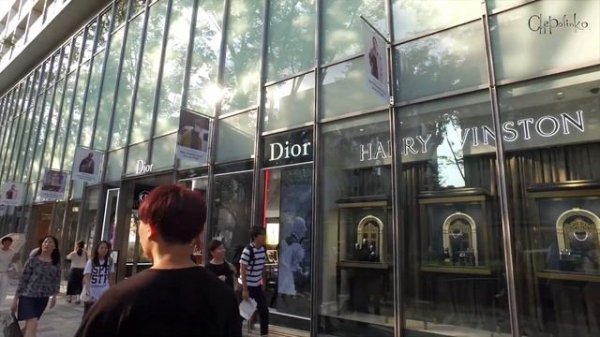 Свидание в кафе Nicolai Bergmann на Омотэсандо в Токио