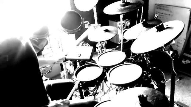 Probando el poder de Addictive Drum 2 con la Alesis Nitro Mesh... смотреть онлайн