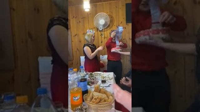 как необычно подарить подарок! смотреть онлайн