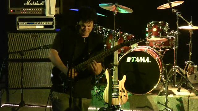 Doug Doppler at Hertlein Guitars pt4 смотреть онлайн