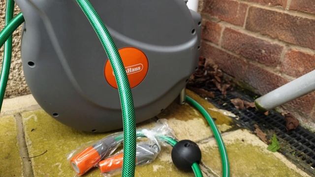 VonHaus Retractable Hose - Unboxing & Fitting Tips! Robust Wall Mounted 20m Garden Hose Reel смотреть онлайн
