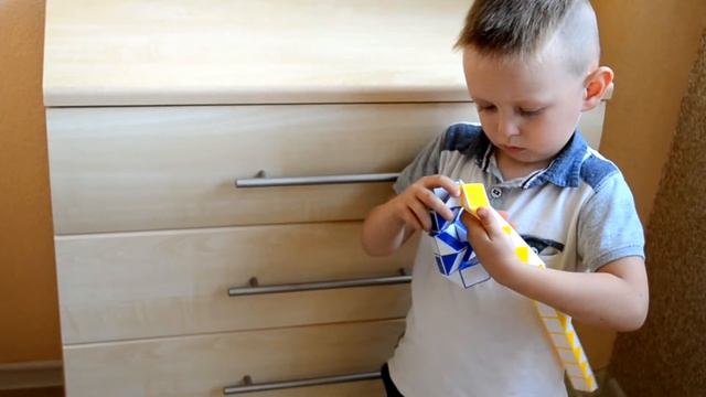 Змейка Рубика Rubik's Snake - Кусачки Сlipper. Выпуск18 смотреть онлайн