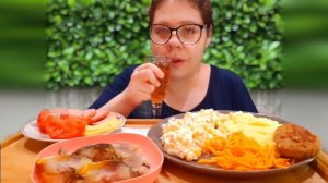 Инна Судакова подвергается преследованию в реале/Мукбанг Пюре Котлета Крабовый салат Скумбрия Сельдь