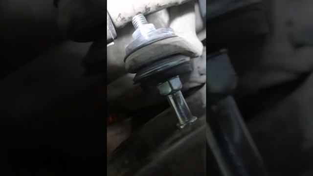 Замена линек переднего стабилизатора Toyota Probox 2009г. смотреть онлайн