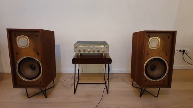 MBLE 4-4 Full Stereo Plus & KLH model 6 смотреть онлайн