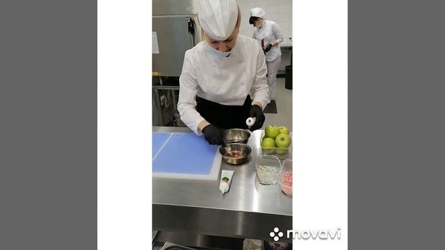 Приготовление карамели и изделий из нее:" конфеты на палочке", "яблоки в карамели" смотреть онлайн