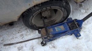 Утро добрым не бывает.  Как открутить прикипевшие колесные гайки.