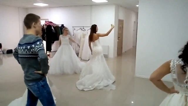 Свадебный Mannequin Challenge смотреть онлайн