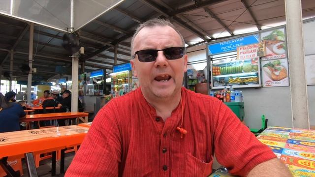 First Impressions of Jakarta Indonesia - Monas Monument to Batavia (Kota Tua) смотреть онлайн