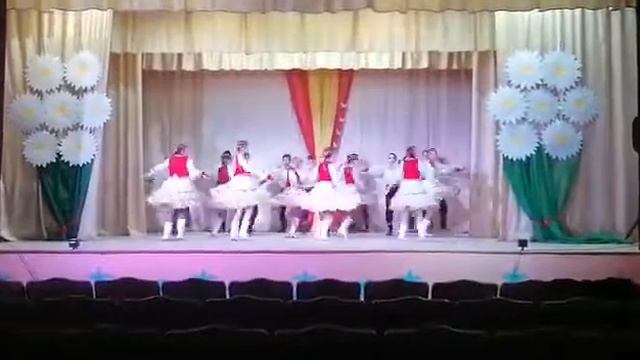 Танцевальный коллектив "Йәшлек". Танец "Байрам". 14-16 лет, СМФК, с. Серменево. смотреть онлайн