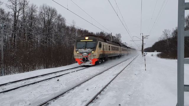 Скоростное ведёрко! ЭД4М-0489 поезд №6303 Москва-Малоярославец смотреть онлайн