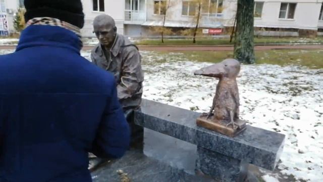 Ломоносов (Ораниенбаум). Еленинская улица. Памятник Николаю Шадрунову. 22.11.2020. смотреть онлайн