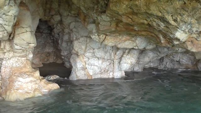 Тот же пляж, но другие скалы. Турция, Конаклы смотреть онлайн