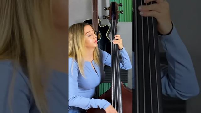 Классный дуэт бас-гитары и контрабаса 🎸🎻☺️ #bassguitar #басгитара #урокимузыки #doublebass #шортс смотреть онлайн