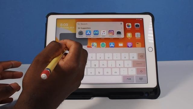 iPadOS 14 on iPad Pro 1st Generation: Features & Performance! (Beta 2) смотреть онлайн