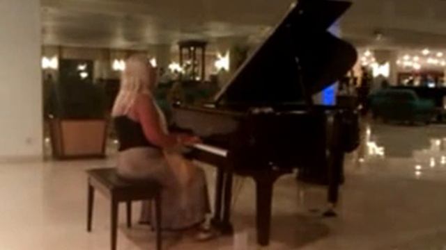 Играю на рояле в отеле Штайгенбергер 5*. В парке Чаир. смотреть онлайн