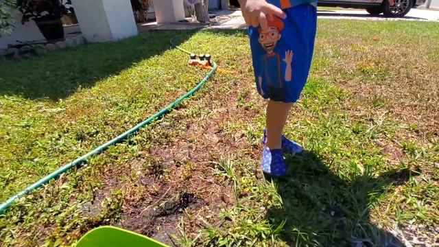 Cement Mixer / Concrete Truck / PARTS / WASHING OUR HANDS / BLIPPI TOY AND BLIPPI DRESSED TODDLER смотреть онлайн