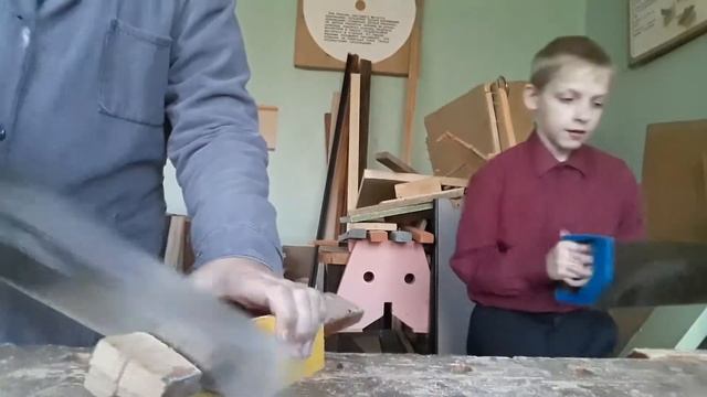 Пилим плинтус на уроке Технологии