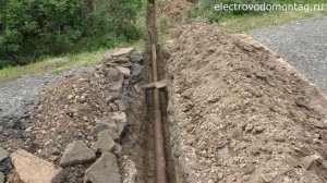 Ввод кабеля в дом под землёй под дорогой
