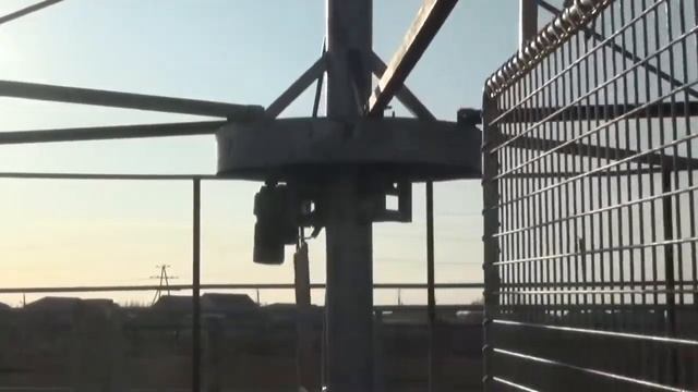 В КСК "Аргамак" установили новый тренажер для лошадей смотреть онлайн