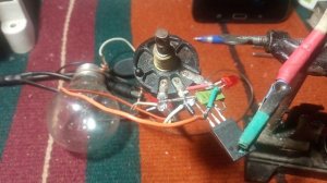 Простая схема регулятора мощности на симисторе.